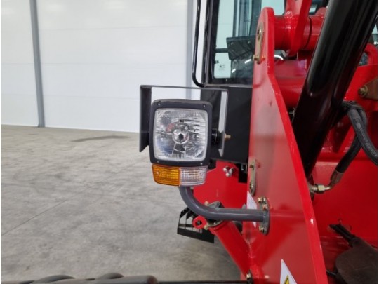 Погрузчик CATMANN XD-825 TELESCOP