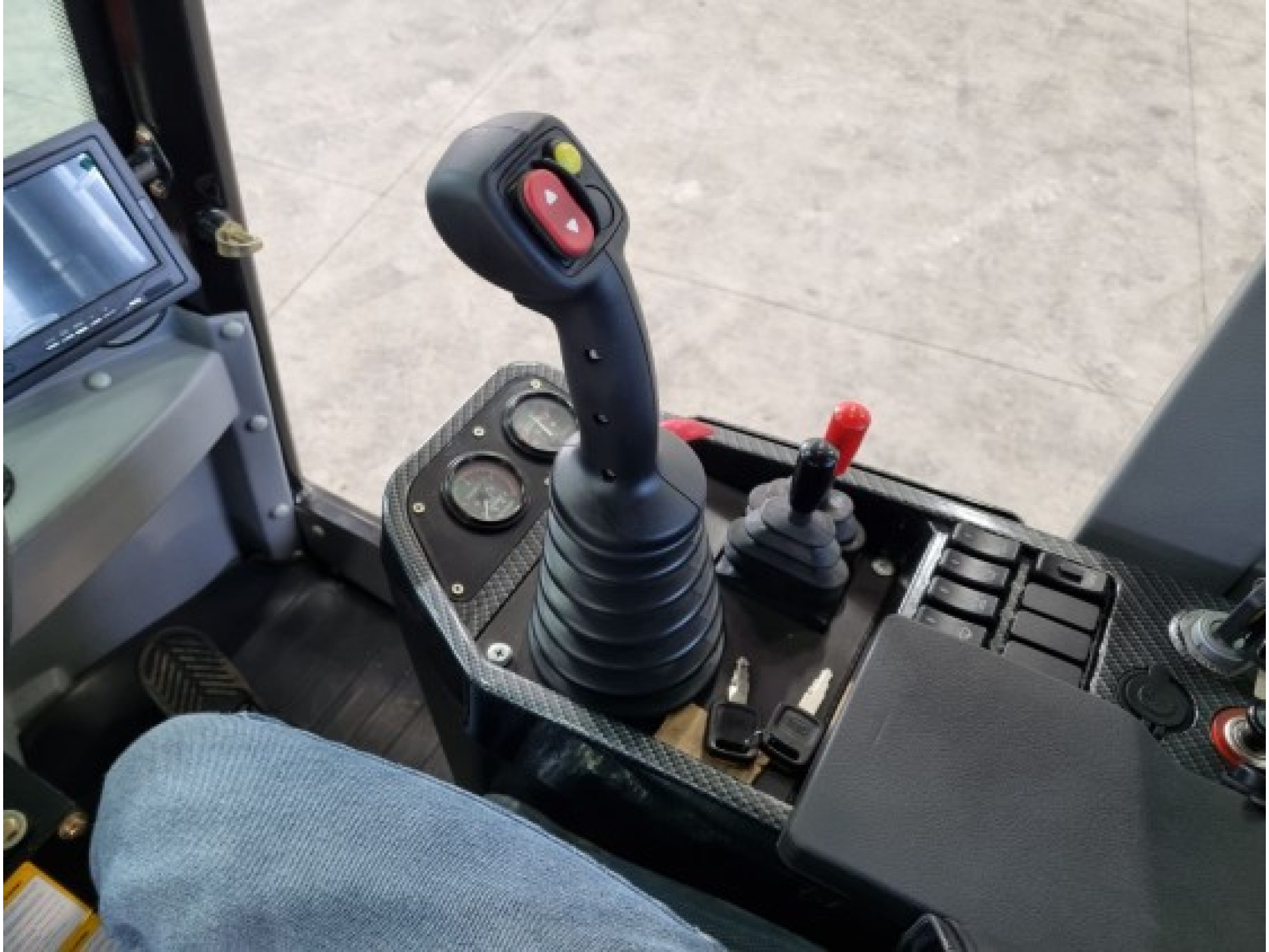  XD-825 TELEMATIC