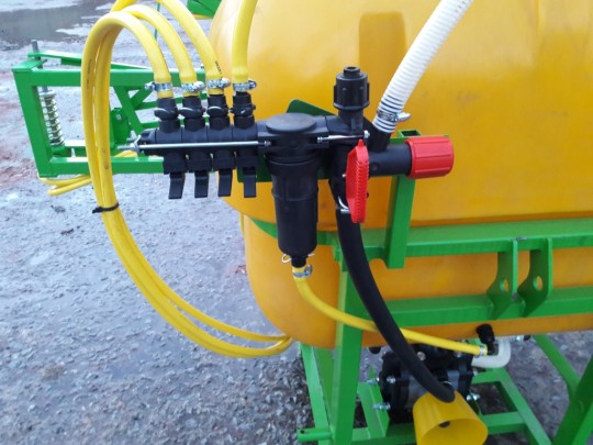 Опрыскиватель навесной полевой, 400 л., штанга 12 м (одинарная форсунка)