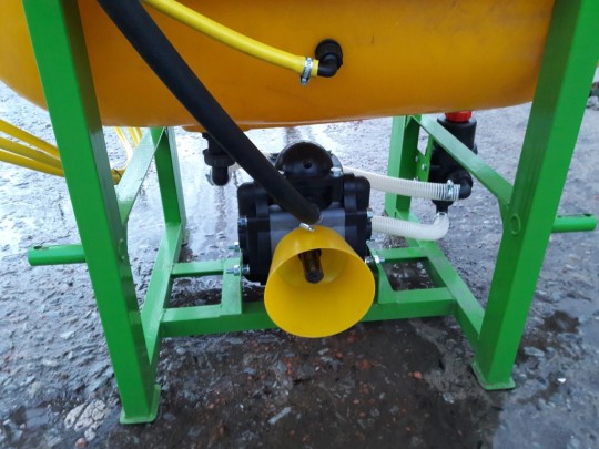 Опрыскиватель навесной полевой, 400 л., штанга 12 м (одинарная форсунка)