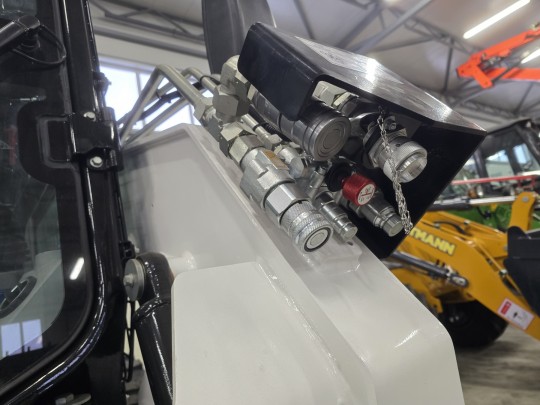 Мини-погрузчик CAT-180