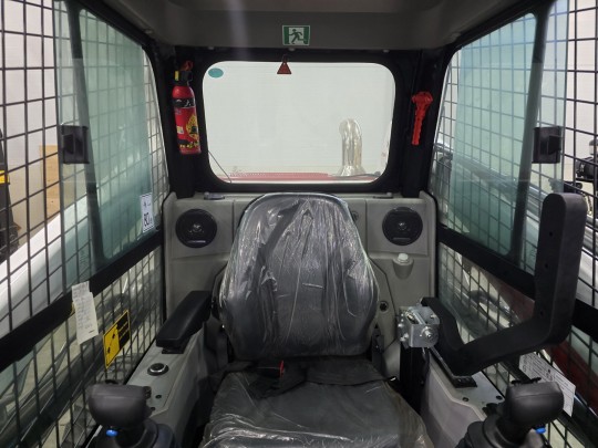 Мини-погрузчик CAT-180